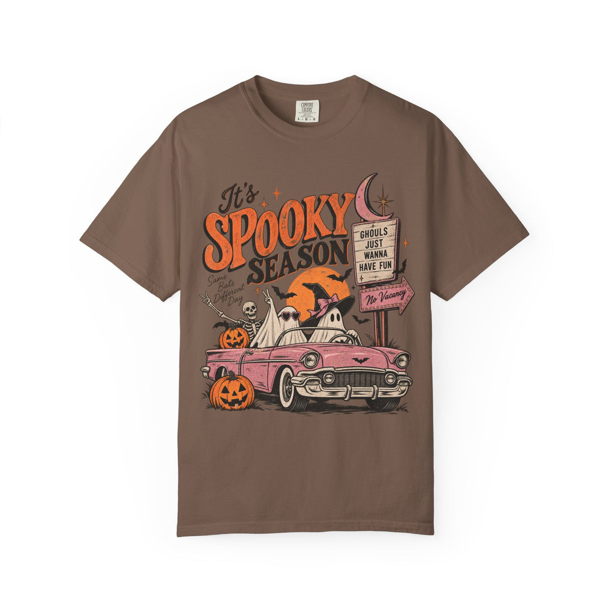 It's Spooky Season vintage Halloween car T-Shirt | ghost, pumpkins