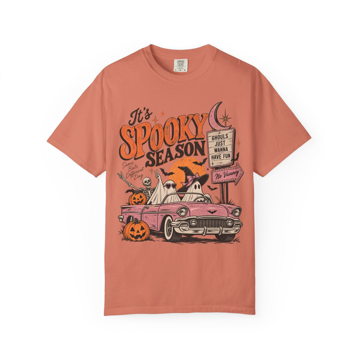 It's Spooky Season vintage Halloween car T-Shirt | ghost, pumpkins