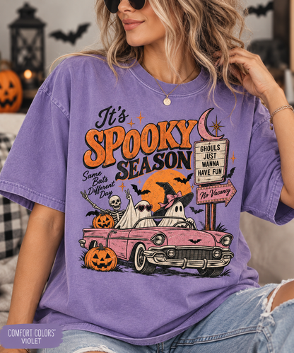 It's Spooky Season vintage Halloween car T-Shirt | ghost, pumpkins