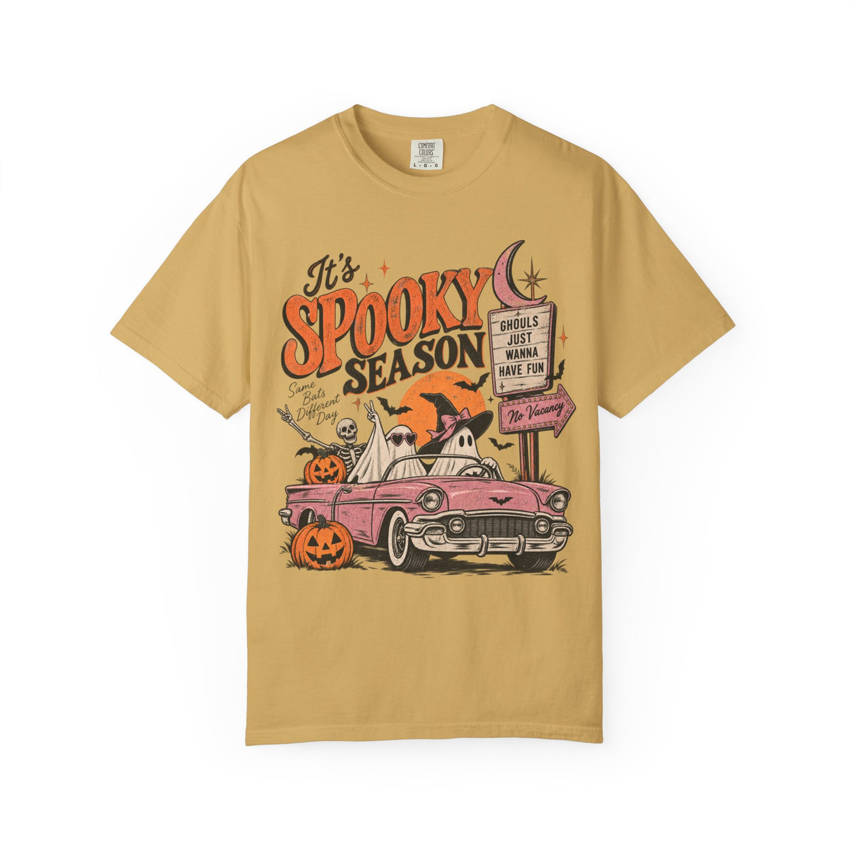 It's Spooky Season vintage Halloween car T-Shirt | ghost, pumpkins