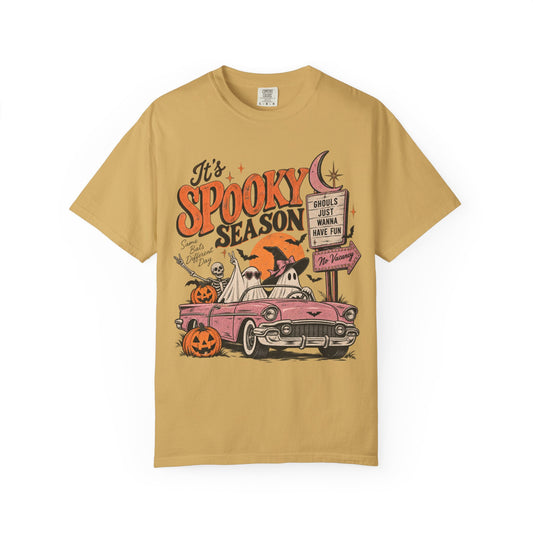 It's Spooky Season vintage Halloween car T-Shirt | ghost, pumpkins
