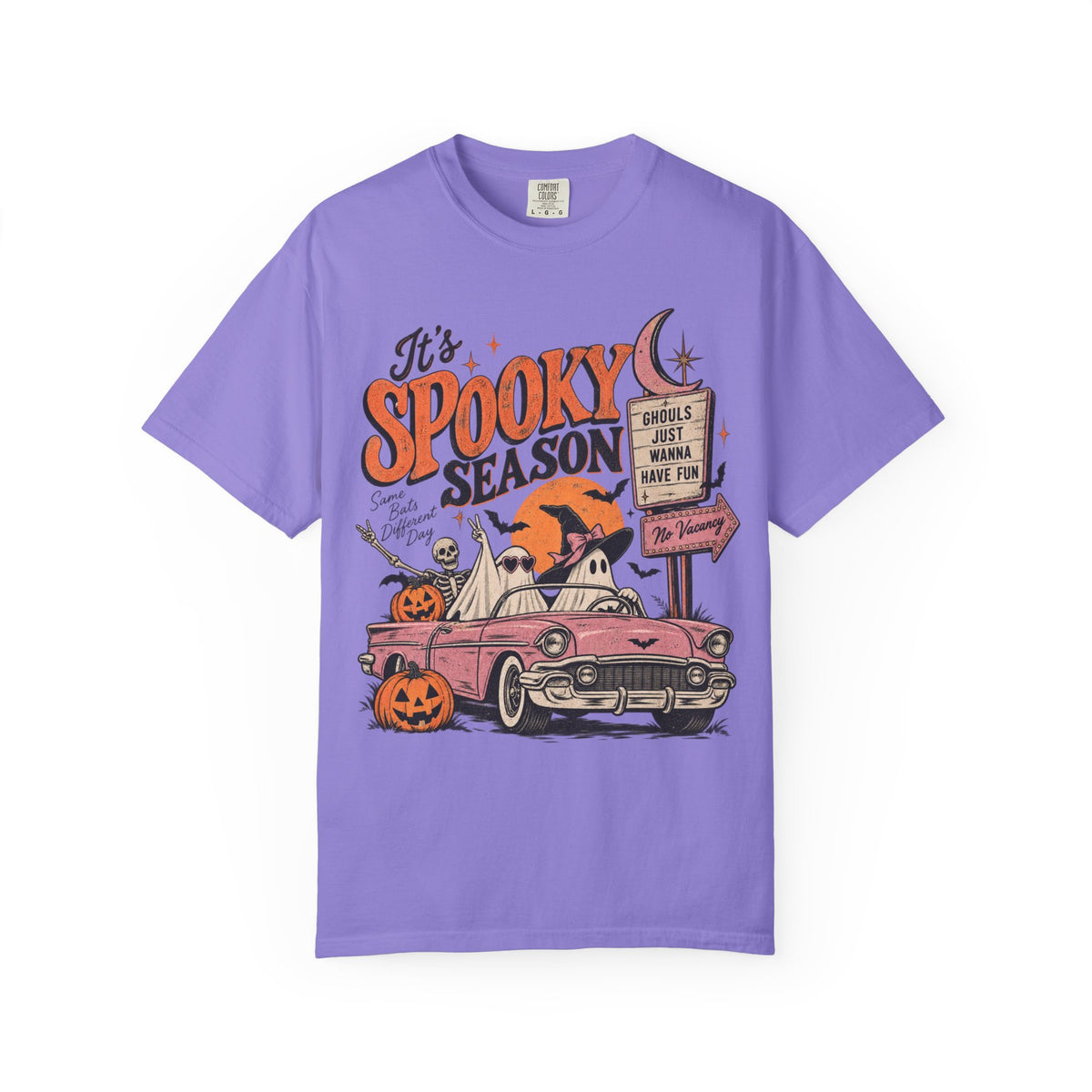 It's Spooky Season vintage Halloween car T-Shirt | ghost, pumpkins