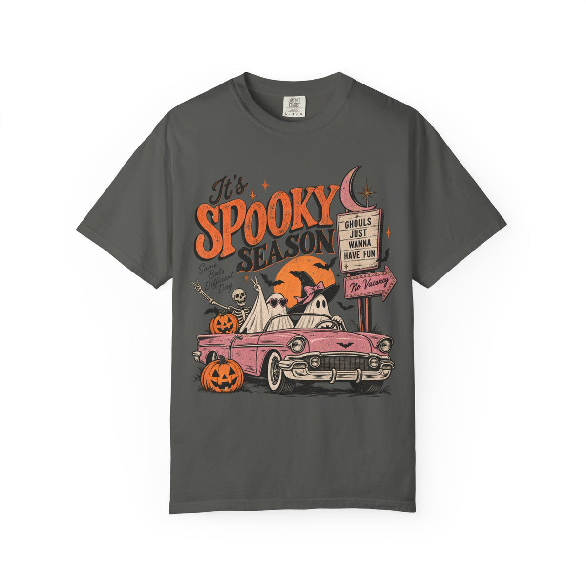 It's Spooky Season vintage Halloween car T-Shirt | ghost, pumpkins